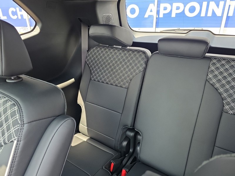 GMC Acadia Vehicle Full-screen Gallery Image 29