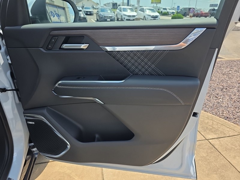 GMC Acadia Vehicle Full-screen Gallery Image 33