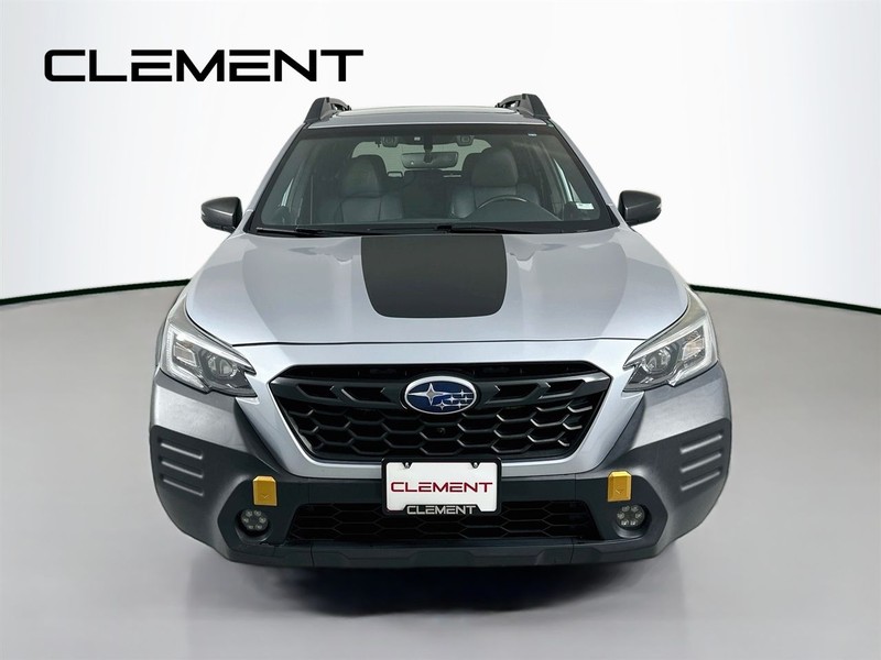 Subaru Outback Vehicle Full-screen Gallery Image 3