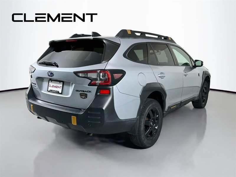 Subaru Outback Vehicle Full-screen Gallery Image 7