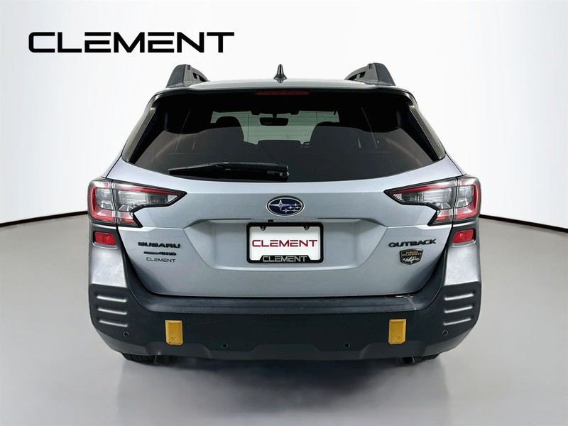Subaru Outback Vehicle Full-screen Gallery Image 8