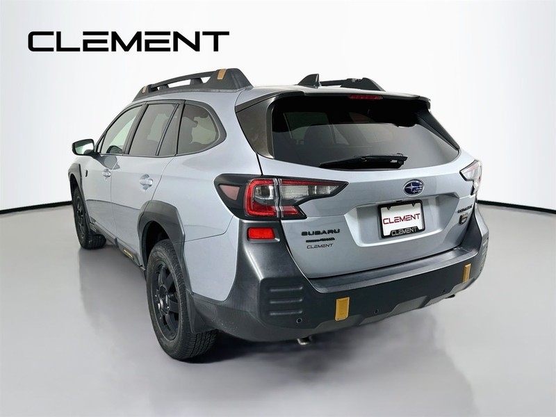 Subaru Outback Vehicle Full-screen Gallery Image 10