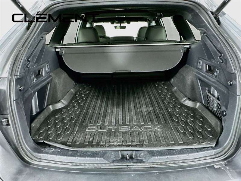 Subaru Outback Vehicle Full-screen Gallery Image 11
