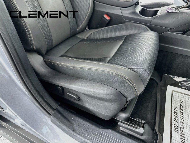 Subaru Outback Vehicle Full-screen Gallery Image 33
