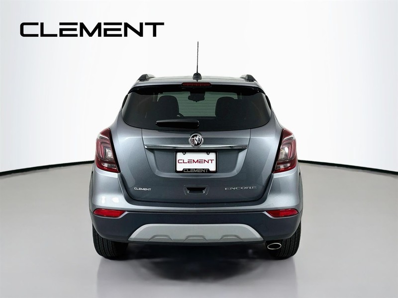 Buick Encore Vehicle Full-screen Gallery Image 8