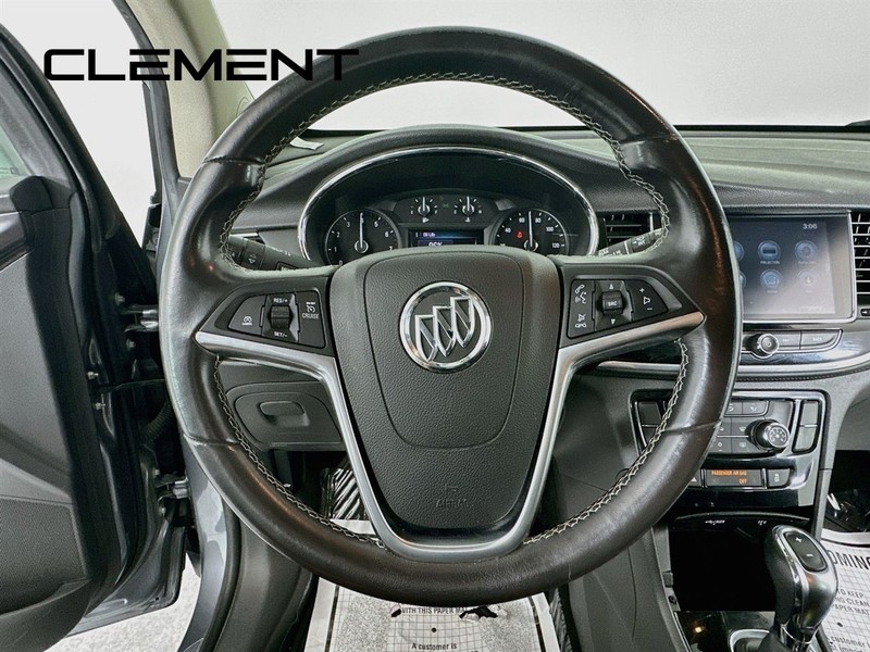 Buick Encore Vehicle Full-screen Gallery Image 15