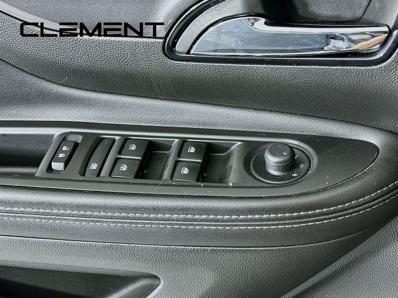 Buick Encore Vehicle Full-screen Gallery Image 24