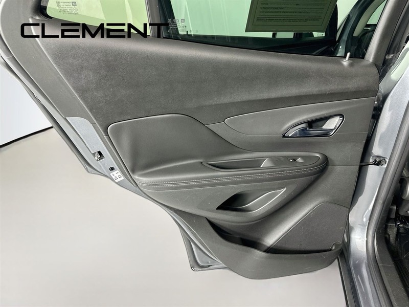 Buick Encore Vehicle Full-screen Gallery Image 29