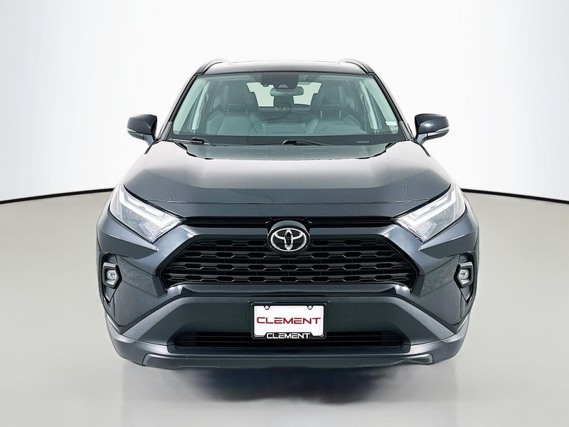Toyota RAV4 Vehicle Full-screen Gallery Image 2
