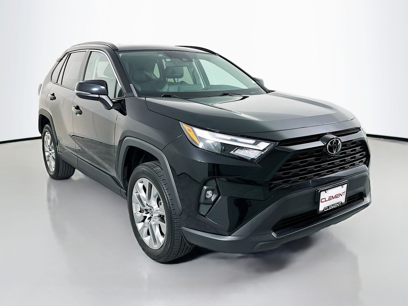 Toyota RAV4 Vehicle Full-screen Gallery Image 3