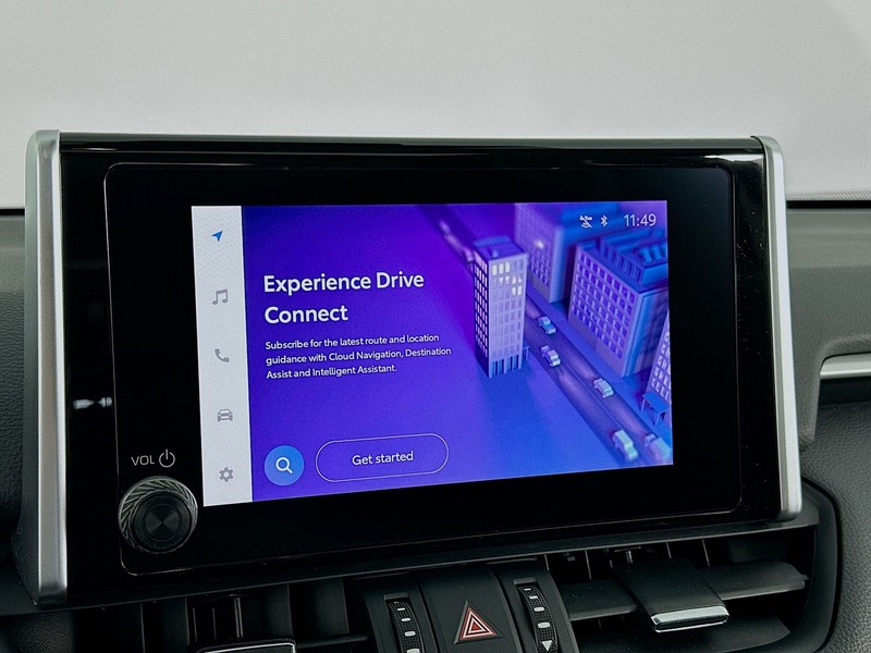 Toyota RAV4 Vehicle Full-screen Gallery Image 15