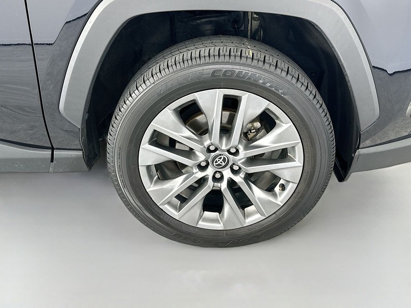 Toyota RAV4 Vehicle Full-screen Gallery Image 30