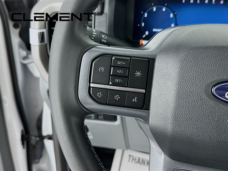 Ford F-150 Vehicle Full-screen Gallery Image 16