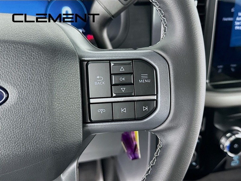 Ford F-150 Vehicle Full-screen Gallery Image 17