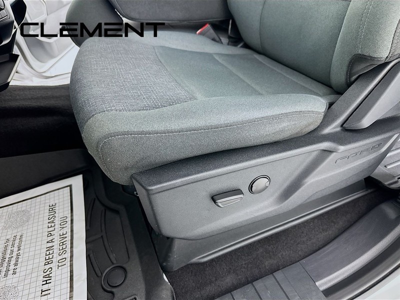 Ford F-150 Vehicle Full-screen Gallery Image 27