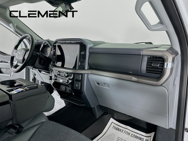 Ford F-150 Vehicle Full-screen Gallery Image 32