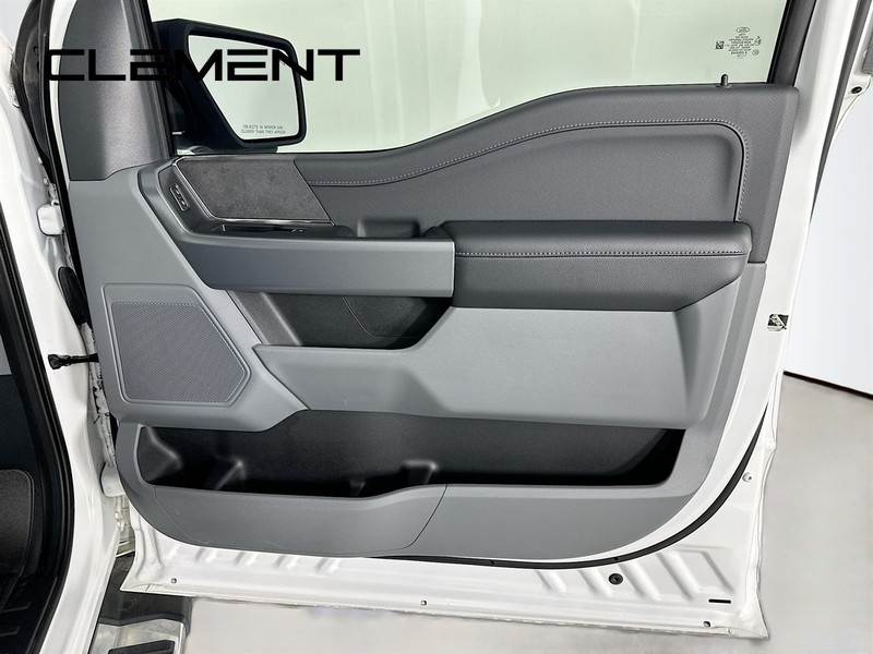 Ford F-150 Vehicle Full-screen Gallery Image 33