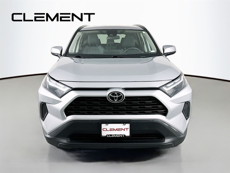Toyota RAV4 Vehicle Full-screen Gallery Image 3