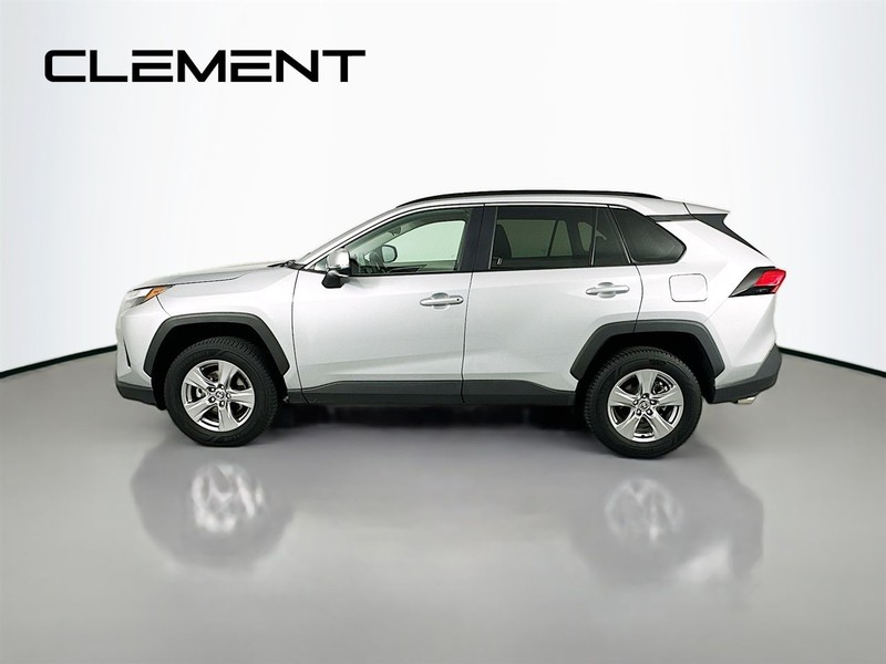 Toyota RAV4 Vehicle Full-screen Gallery Image 6