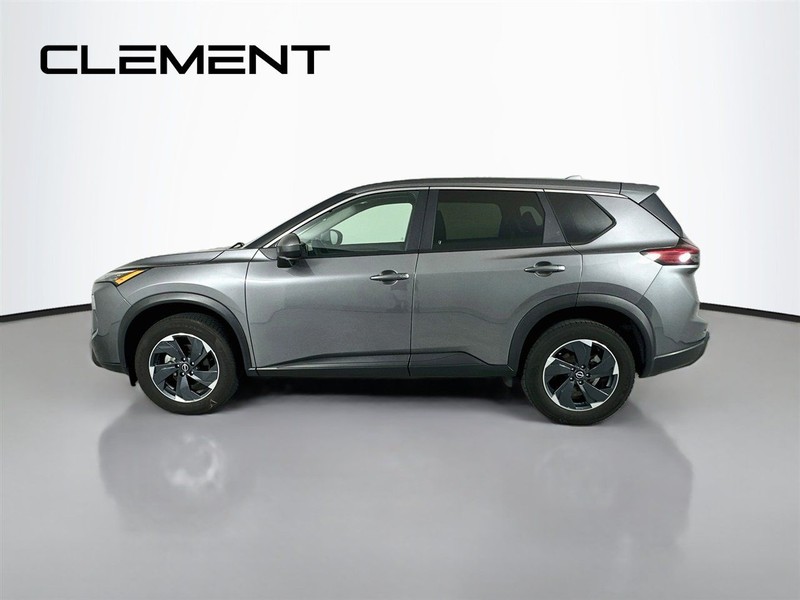 Nissan Rogue Vehicle Full-screen Gallery Image 6