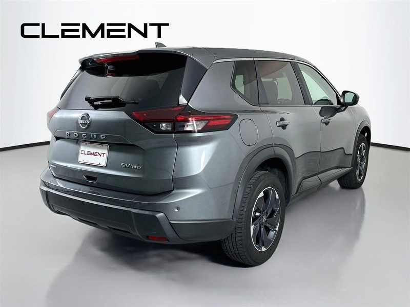 Nissan Rogue Vehicle Full-screen Gallery Image 7