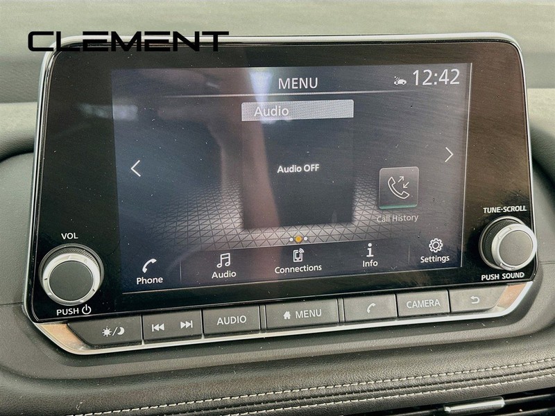 Nissan Rogue Vehicle Full-screen Gallery Image 19