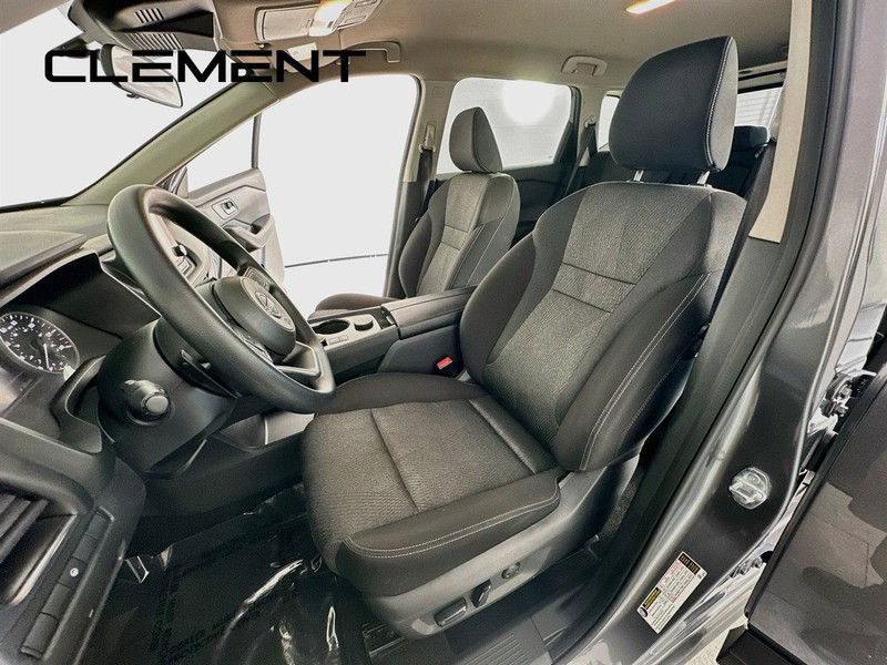 Nissan Rogue Vehicle Full-screen Gallery Image 28