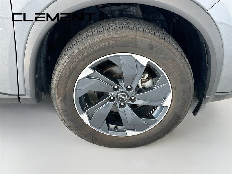 Nissan Rogue Vehicle Full-screen Gallery Image 34