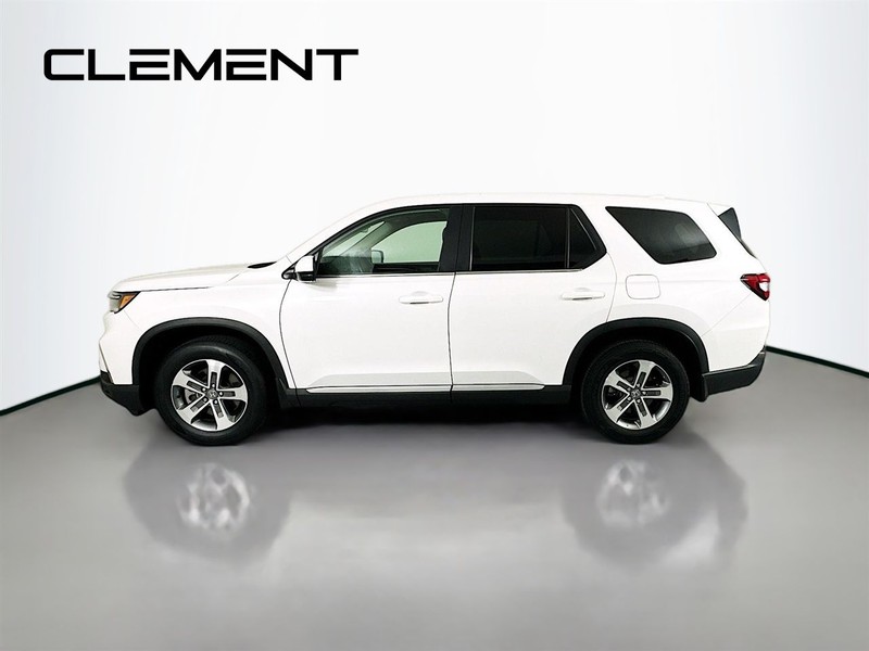 Honda Pilot Vehicle Full-screen Gallery Image 6
