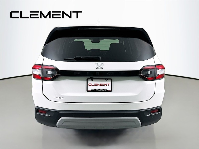 Honda Pilot Vehicle Full-screen Gallery Image 8