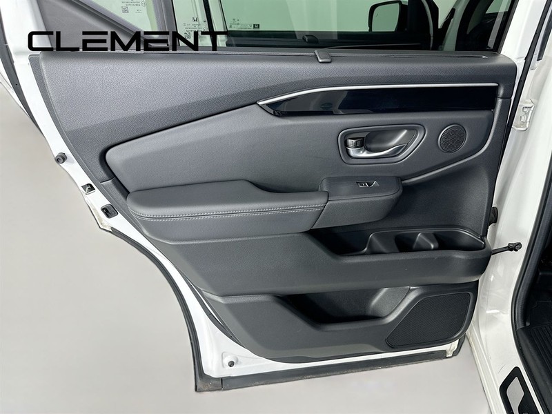 Honda Pilot Vehicle Full-screen Gallery Image 30