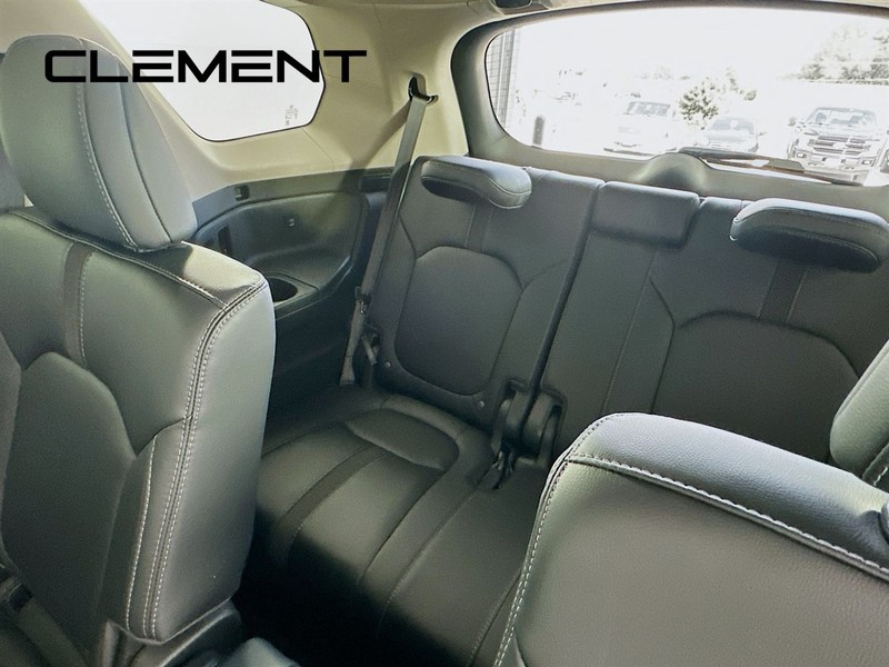 Honda Pilot Vehicle Full-screen Gallery Image 32