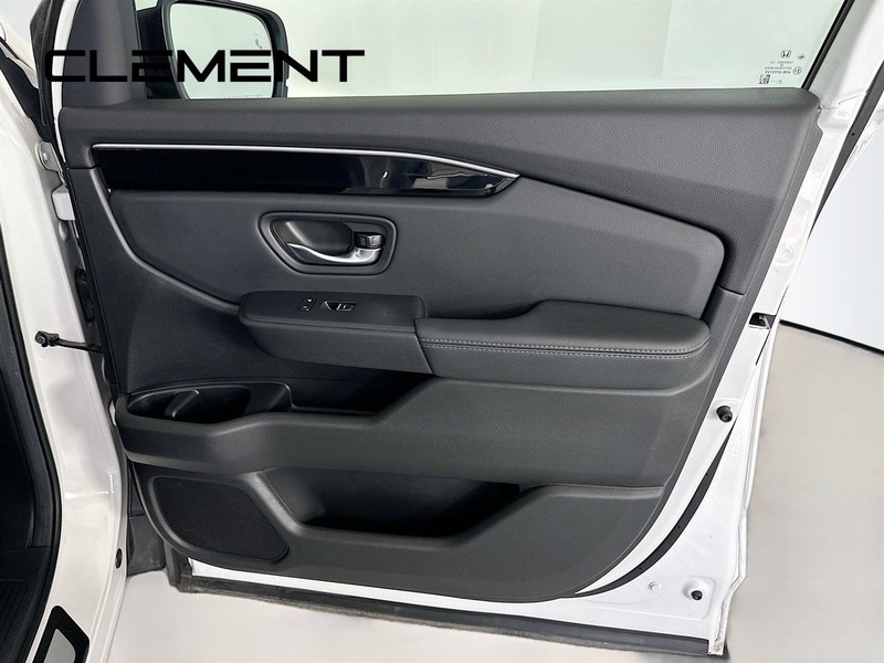 Honda Pilot Vehicle Full-screen Gallery Image 36