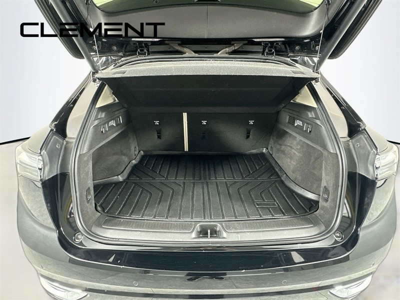 Buick Envision Vehicle Full-screen Gallery Image 11
