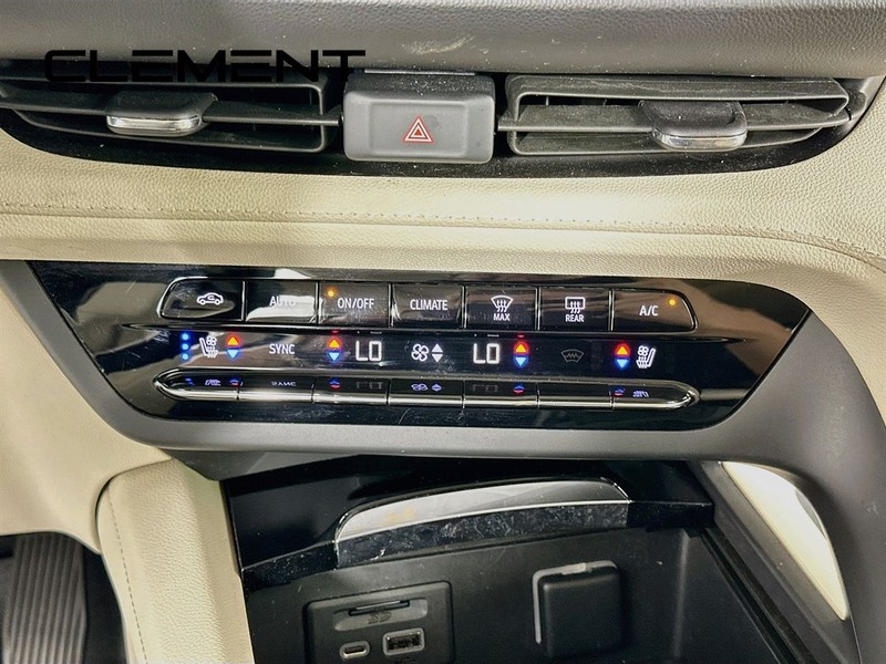 Buick Envision Vehicle Full-screen Gallery Image 22