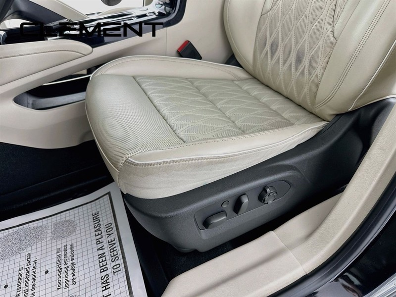 Buick Envision Vehicle Full-screen Gallery Image 30