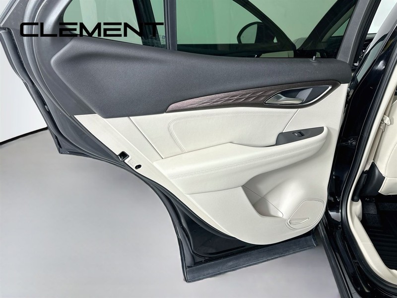 Buick Envision Vehicle Full-screen Gallery Image 32