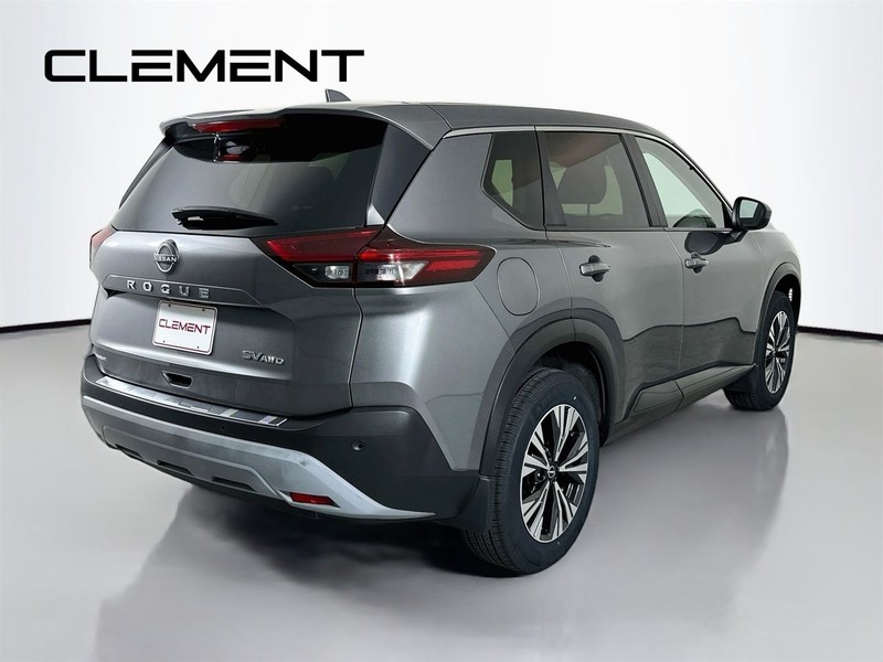 Nissan Rogue Vehicle Full-screen Gallery Image 7
