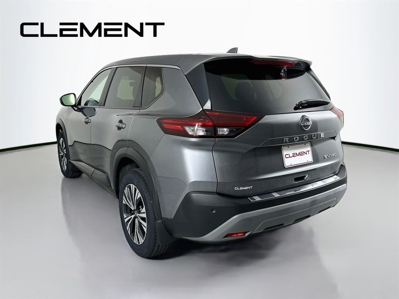 Nissan Rogue Vehicle Full-screen Gallery Image 10