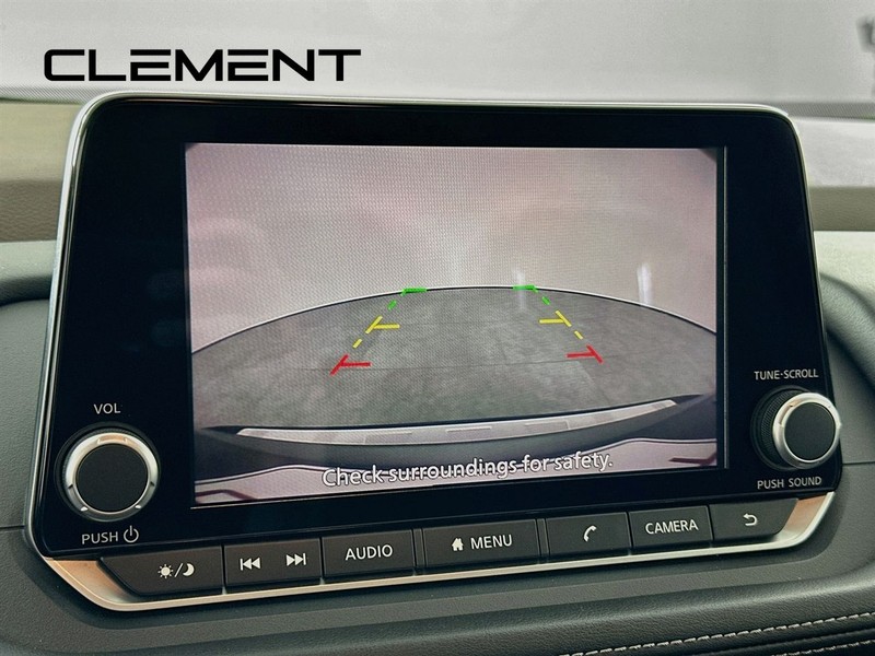 Nissan Rogue Vehicle Full-screen Gallery Image 20