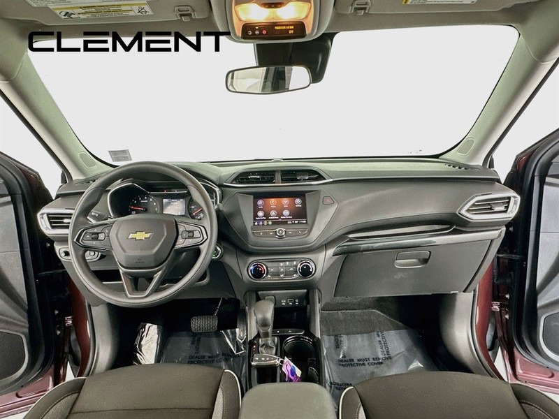 Chevrolet Trailblazer Vehicle Full-screen Gallery Image 12