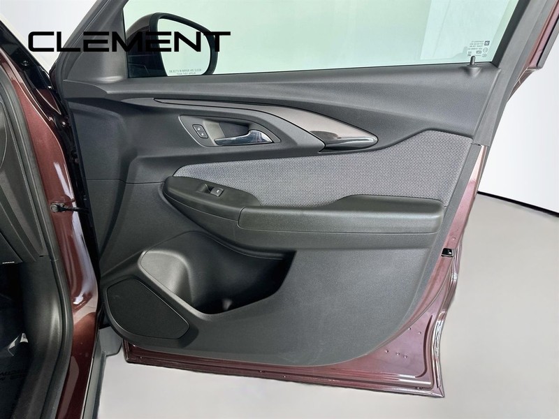 Chevrolet Trailblazer Vehicle Full-screen Gallery Image 34