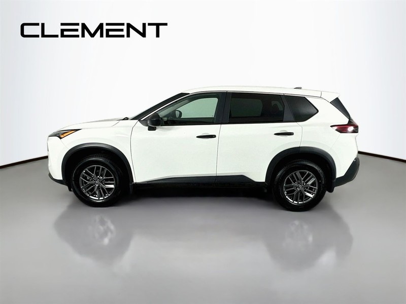 Nissan Rogue Vehicle Full-screen Gallery Image 6