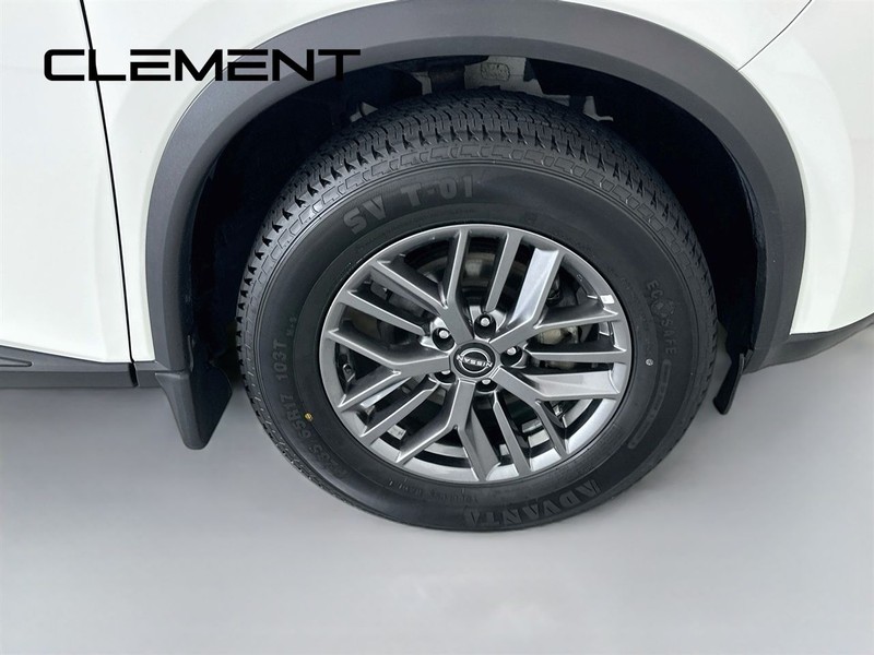 Nissan Rogue Vehicle Full-screen Gallery Image 34