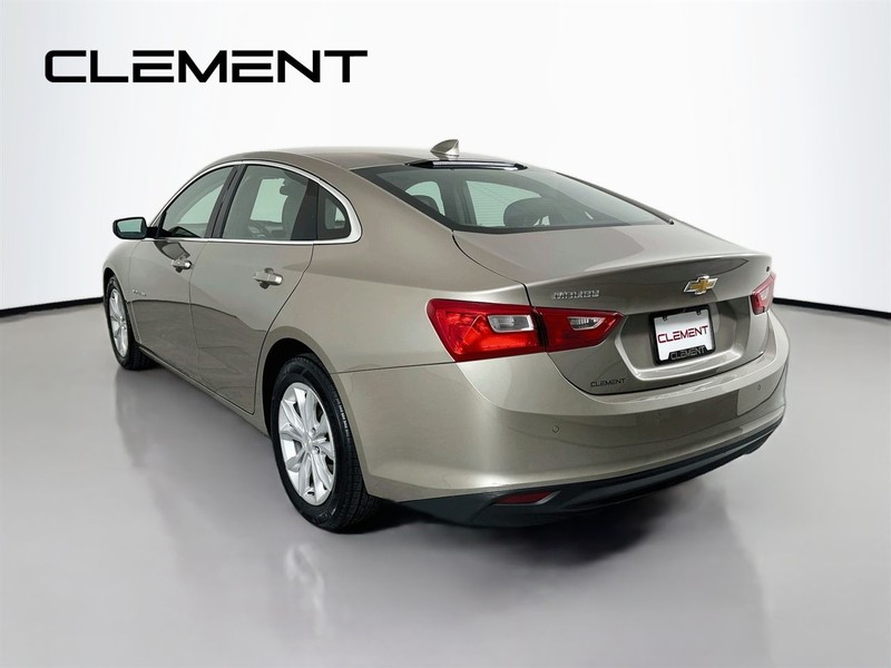 Chevrolet Malibu Vehicle Full-screen Gallery Image 10