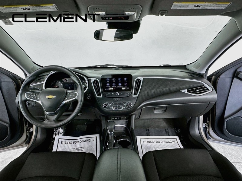 Chevrolet Malibu Vehicle Full-screen Gallery Image 12