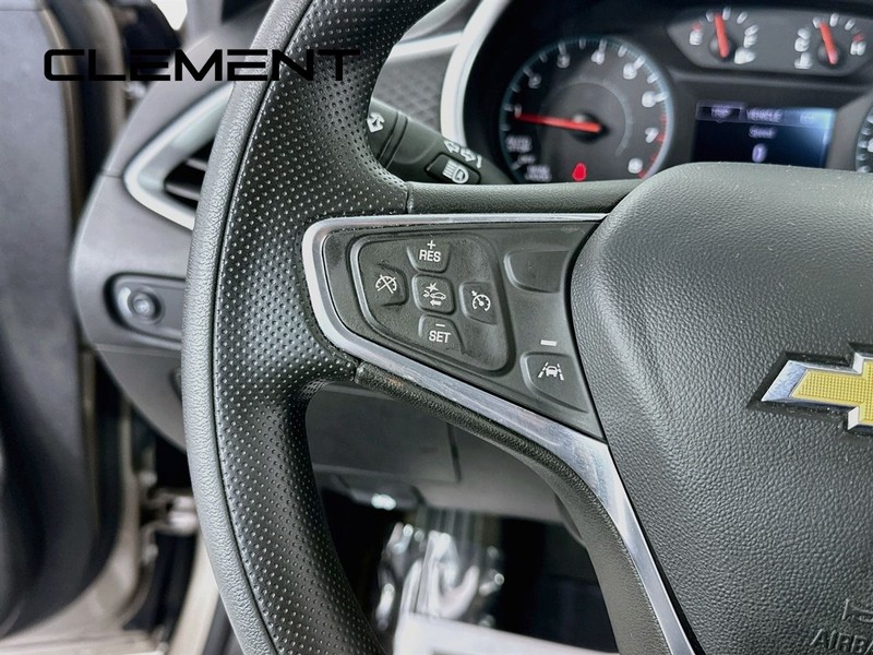 Chevrolet Malibu Vehicle Full-screen Gallery Image 16