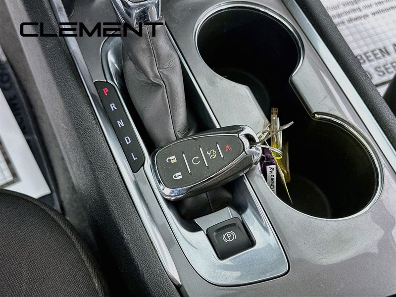 Chevrolet Malibu Vehicle Full-screen Gallery Image 24