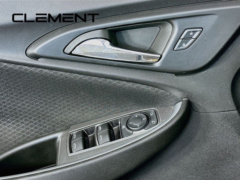 Chevrolet Malibu Vehicle Full-screen Gallery Image 26