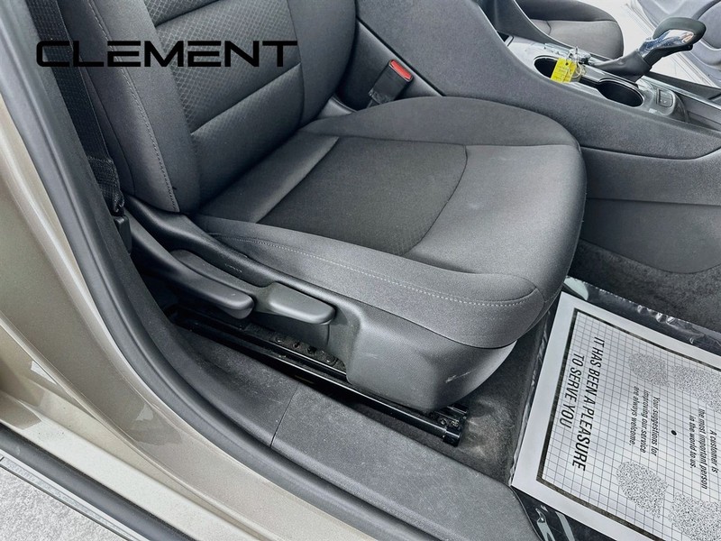 Chevrolet Malibu Vehicle Full-screen Gallery Image 32
